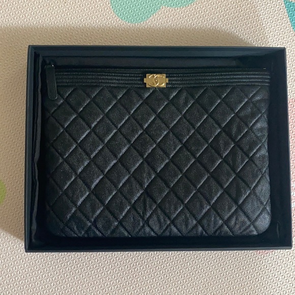 chanel o case medium size